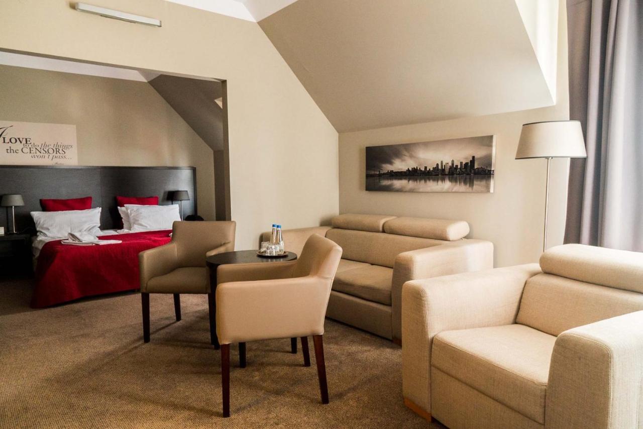 Comm Airport Hotel 3*